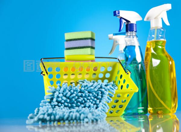 清洁用品的多彩世界 家庭工作中的得力助手