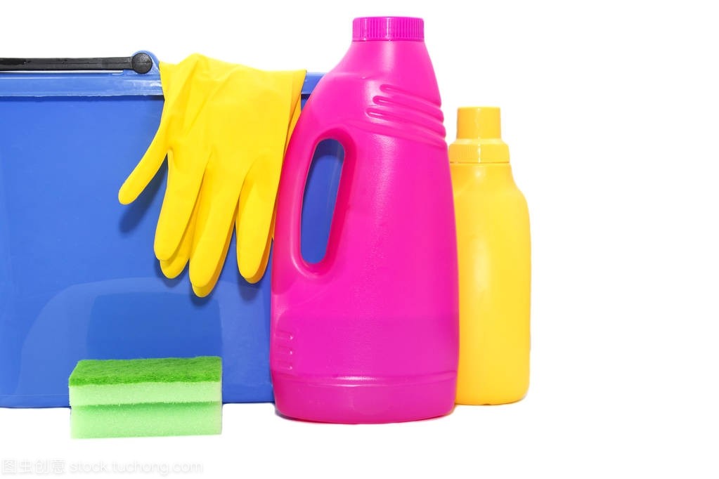 洁净之源 存储桶中的清洁与洗涤用品
